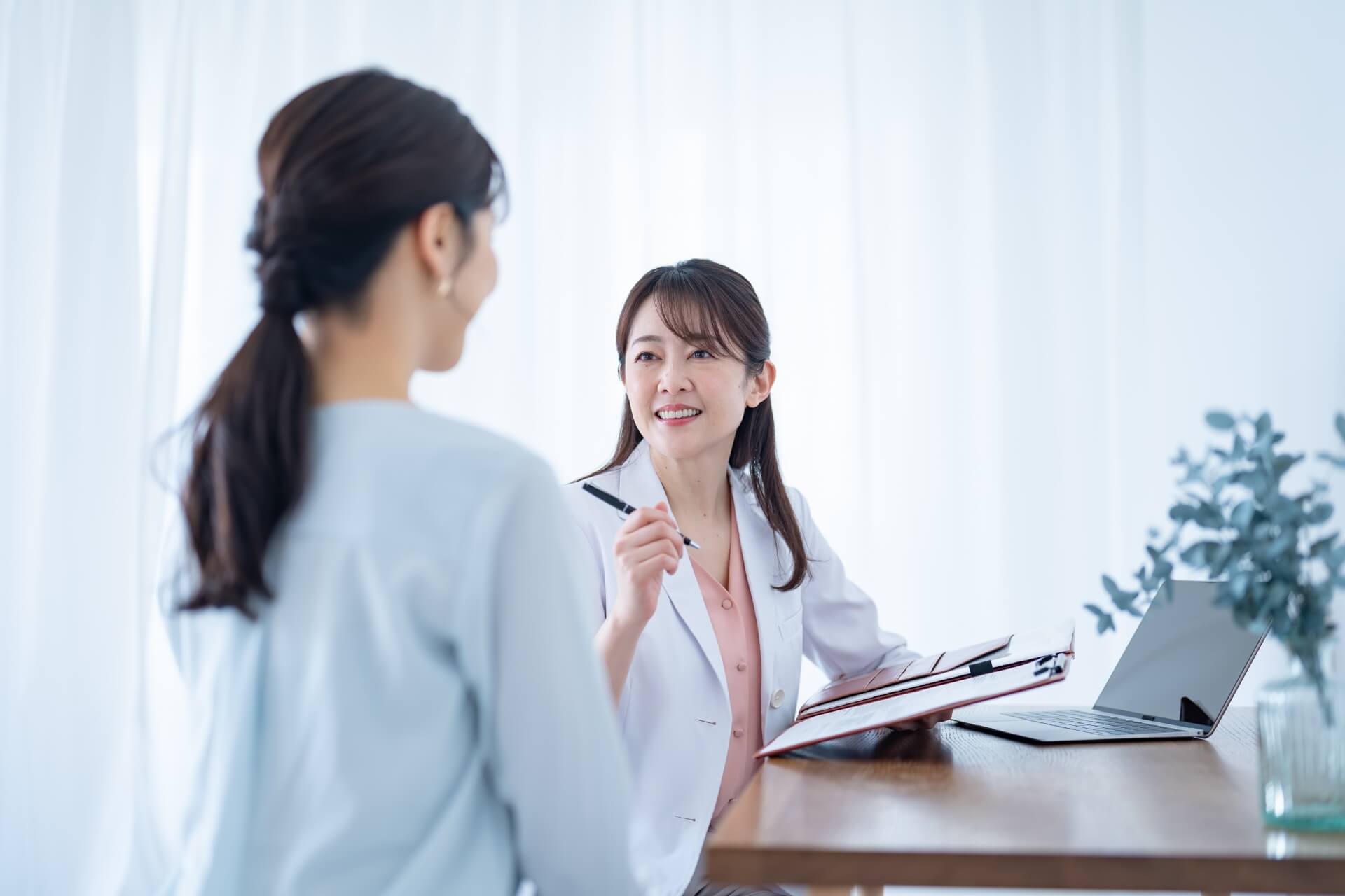 先生に相談している様子