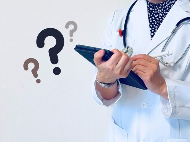 医者と疑問マーク