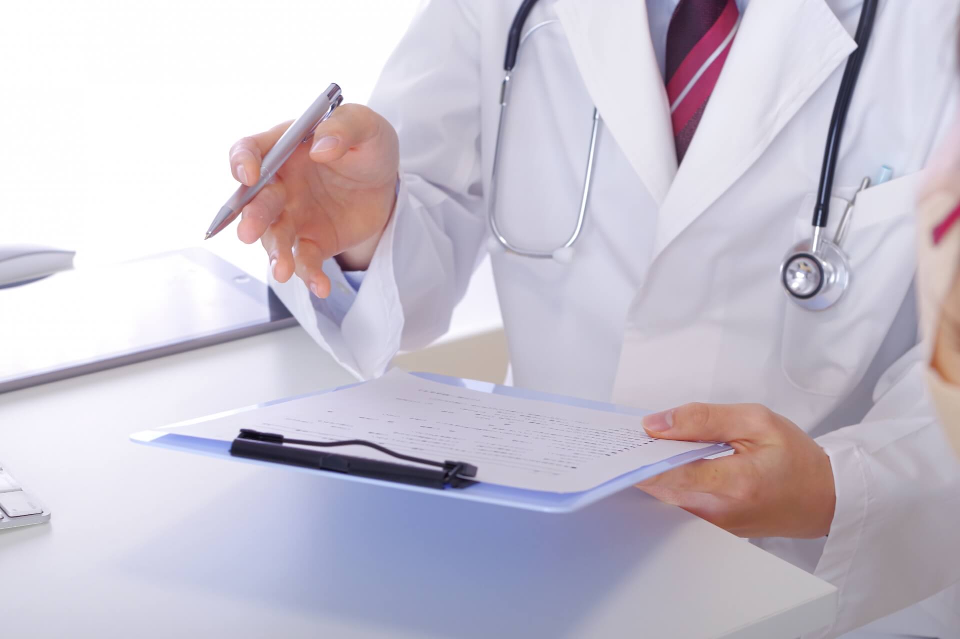 医師が説明している様子